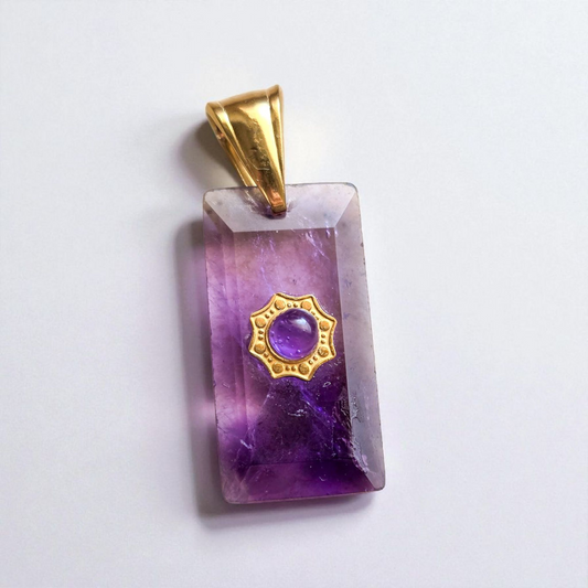 Charm Viola Astralis