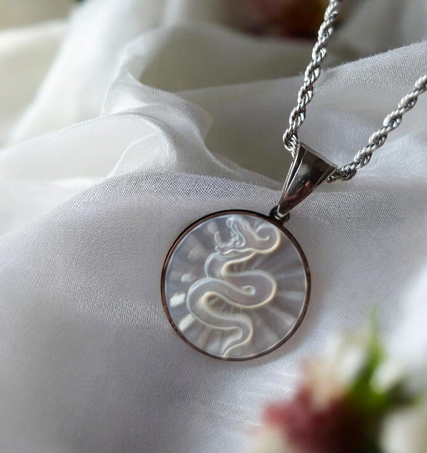 Medaglione Nacre Serpente Silver