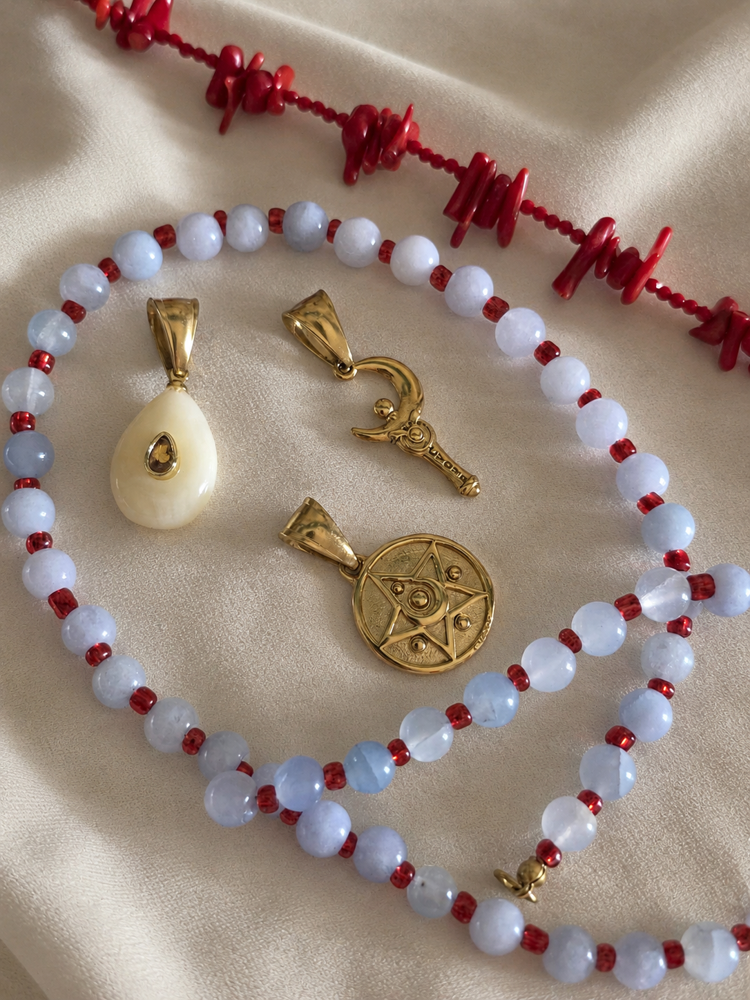 Collana Etere